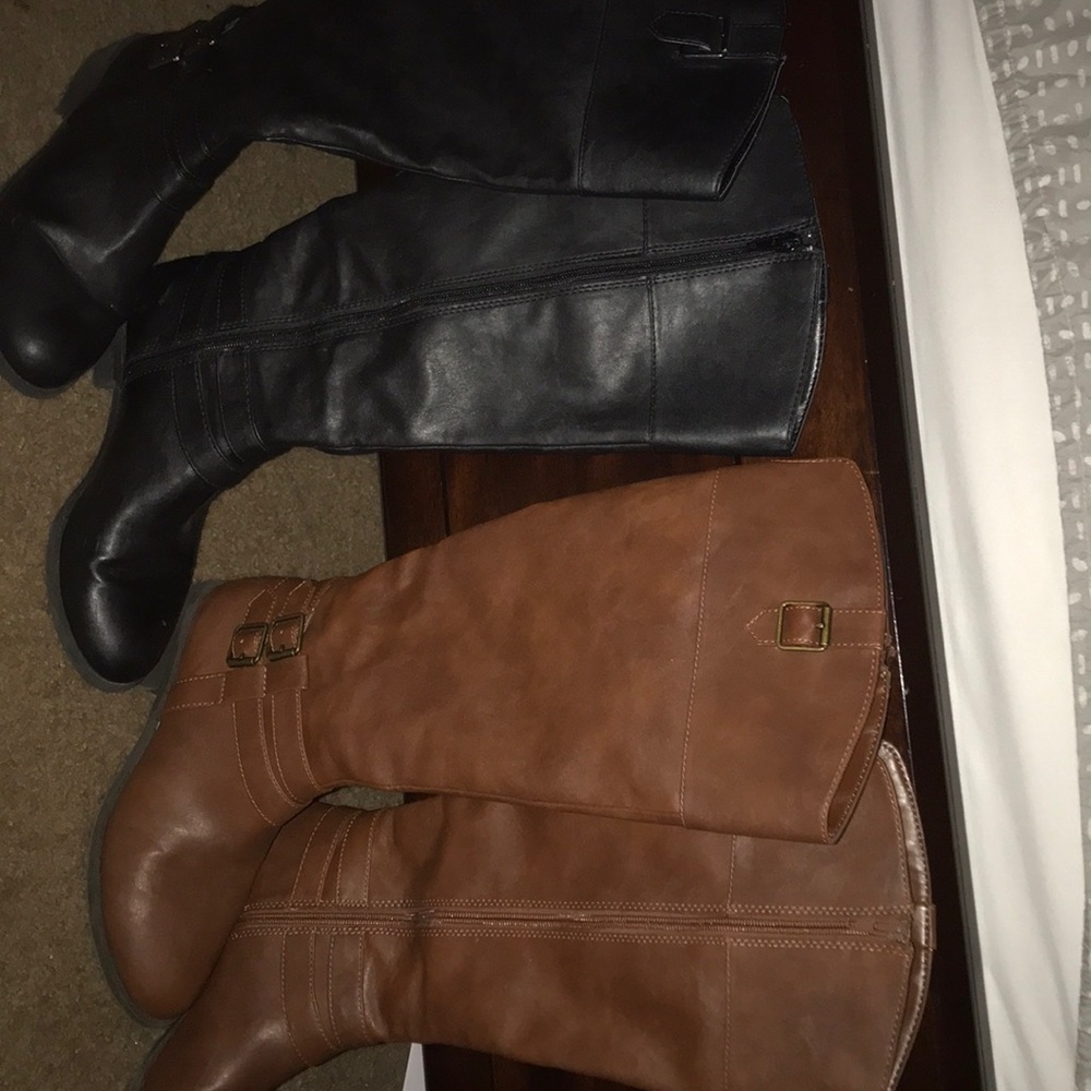 Brown and black boots work in okay condition